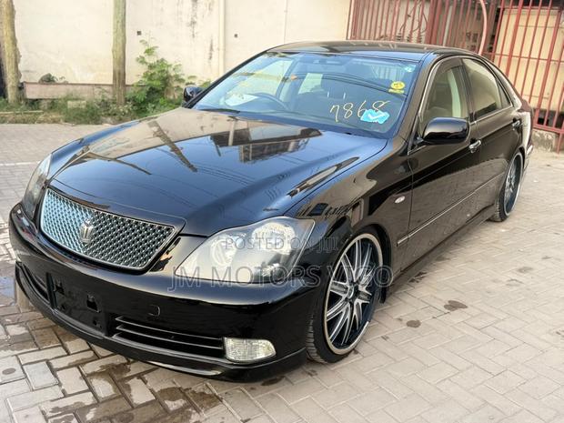 Toyota Crown 2005 Black
