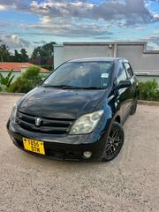 Toyota IST 2004 Black for sale