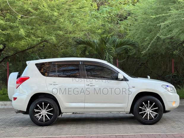 Toyota RAV4 2006 Pearl
