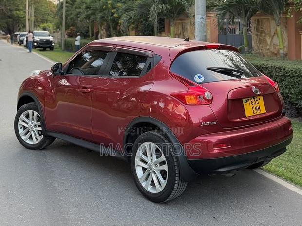 Nissan Juke 2011 Red