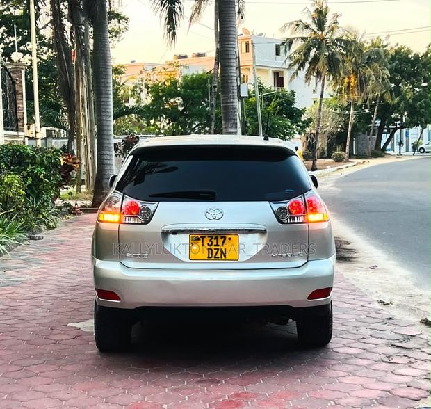 Toyota Harrier 2006 Silver
