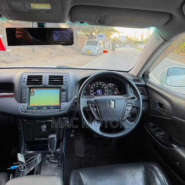 Toyota Crown 2009 Pearl