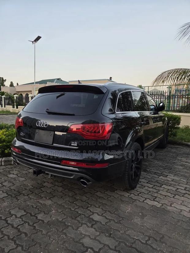 Audi Q7 2011 Black