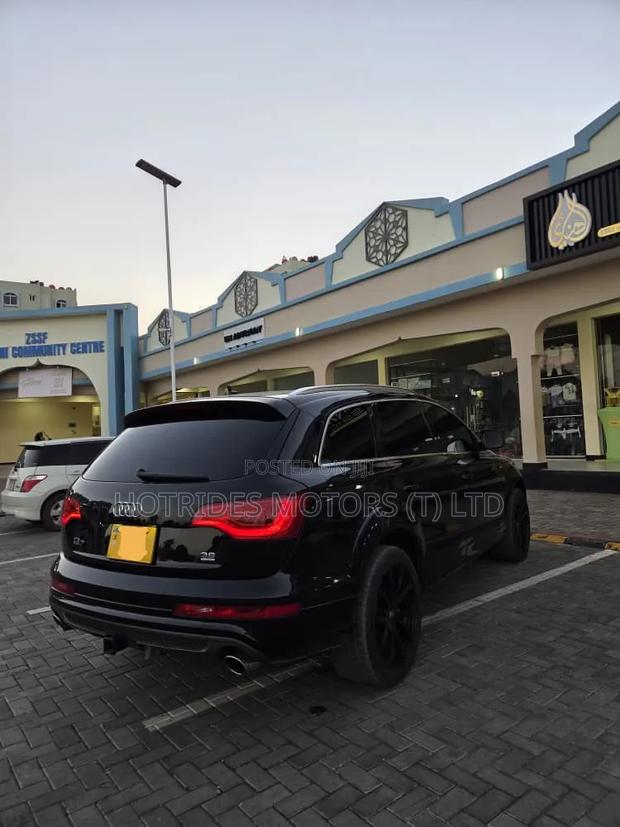 Audi Q7 2011 Black