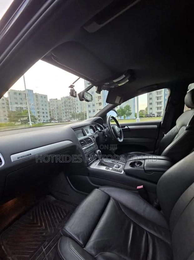 Audi Q7 2011 Black