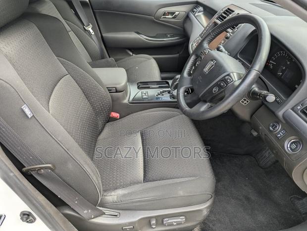 Toyota Crown 2008 White