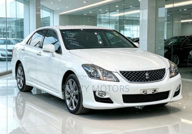 Toyota Crown 2008 White