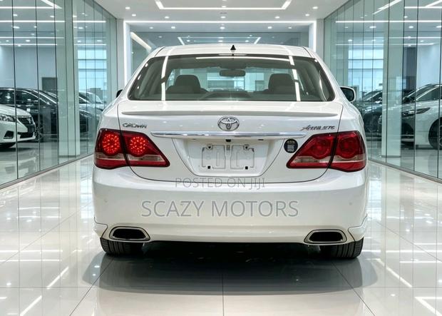 Toyota Crown 2008 White