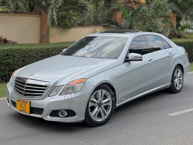 Mercedes-Benz E350 Base 4dr Sedan RWD (3.5L 6cyl 7A) 2012 Silver
