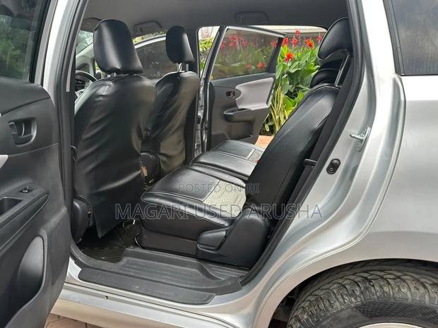 Toyota Wish 2010 Silver