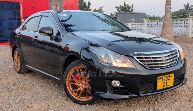 Toyota Crown 2009 Black