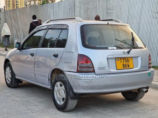 Toyota Starlet 1999 Gray