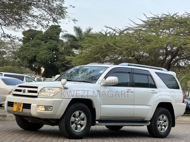 Toyota Hilux Surf 2004 White