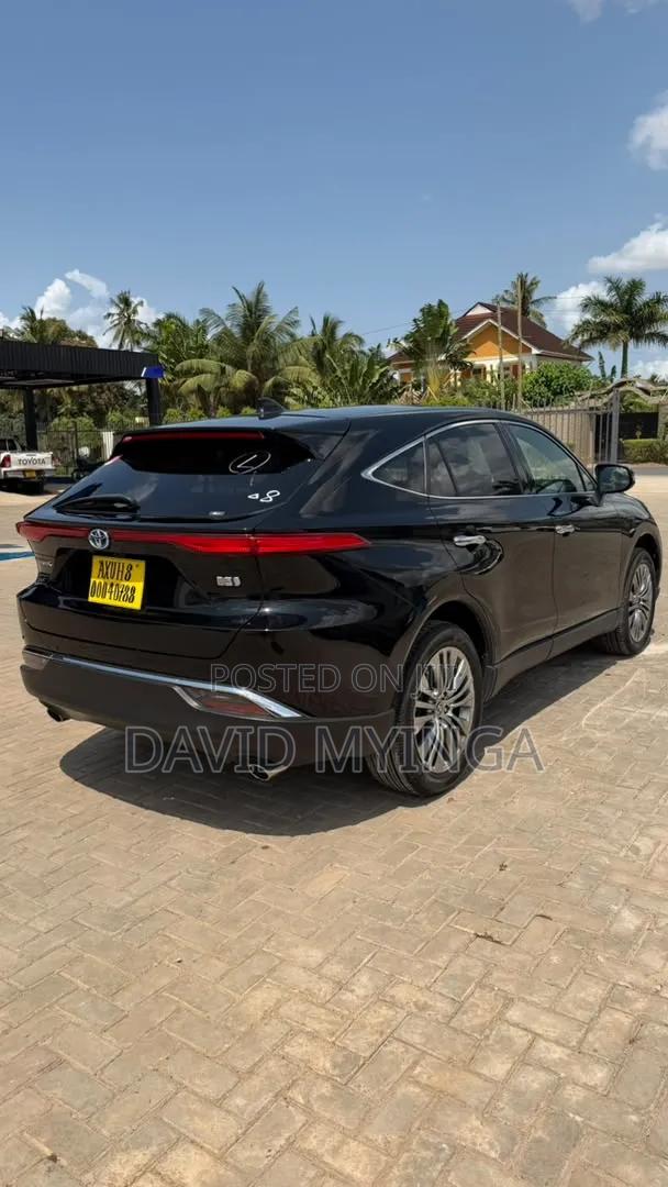 Toyota Harrier 2022 Black