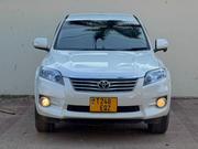 Toyota Vanguard 2011 White for sale