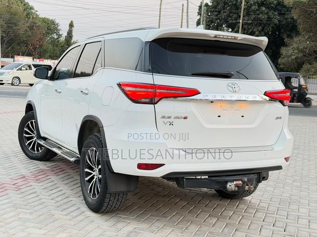 Toyota Fortuner 2022 White