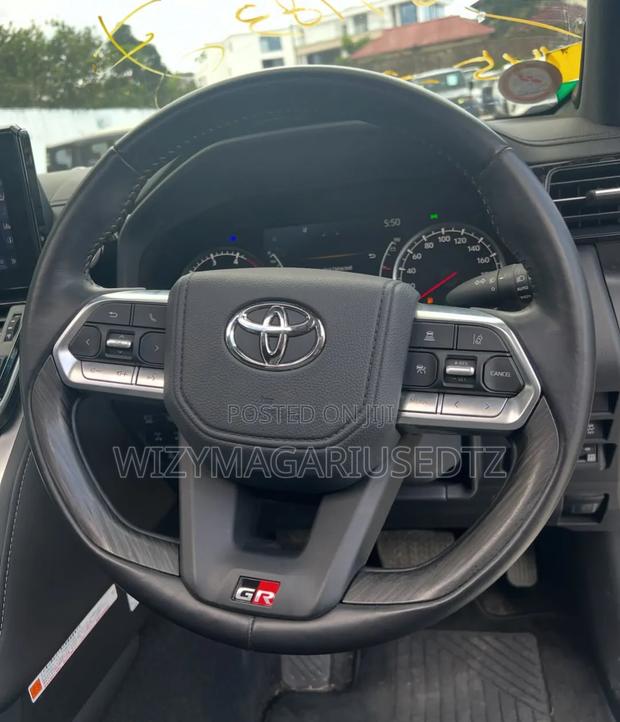 Toyota Land Cruiser 2024 White