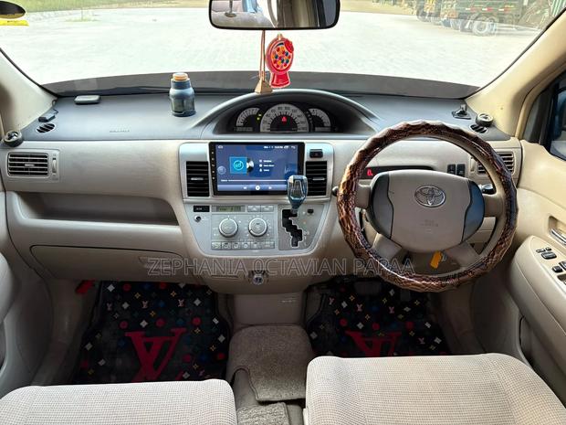 Toyota Raum 2006 Blue