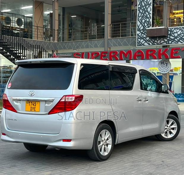 Toyota Alphard 2009 Silver