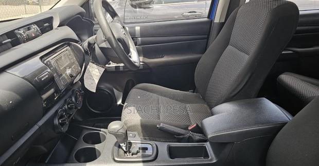 Toyota Hilux 2019 Blue