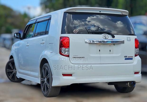 Toyota Corolla Rumion 2009 White
