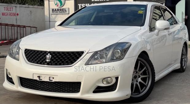 Toyota Crown 2009 White