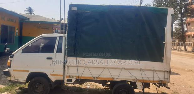 Toyota TownAce 2002 White