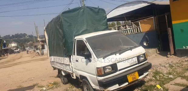 Toyota TownAce 2002 White