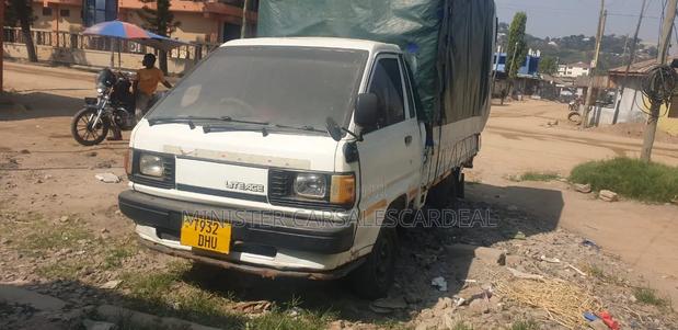 Toyota TownAce 2002 White
