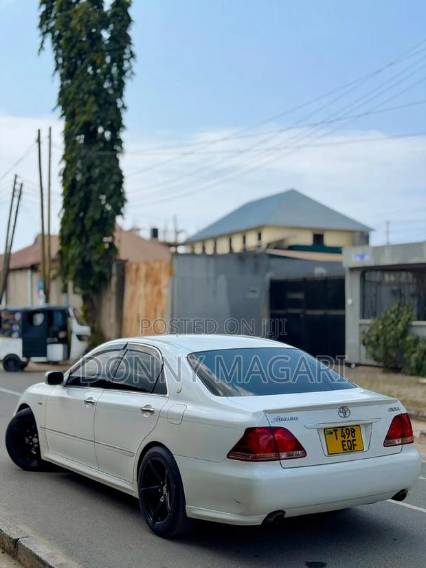 Toyota Crown 2007 White