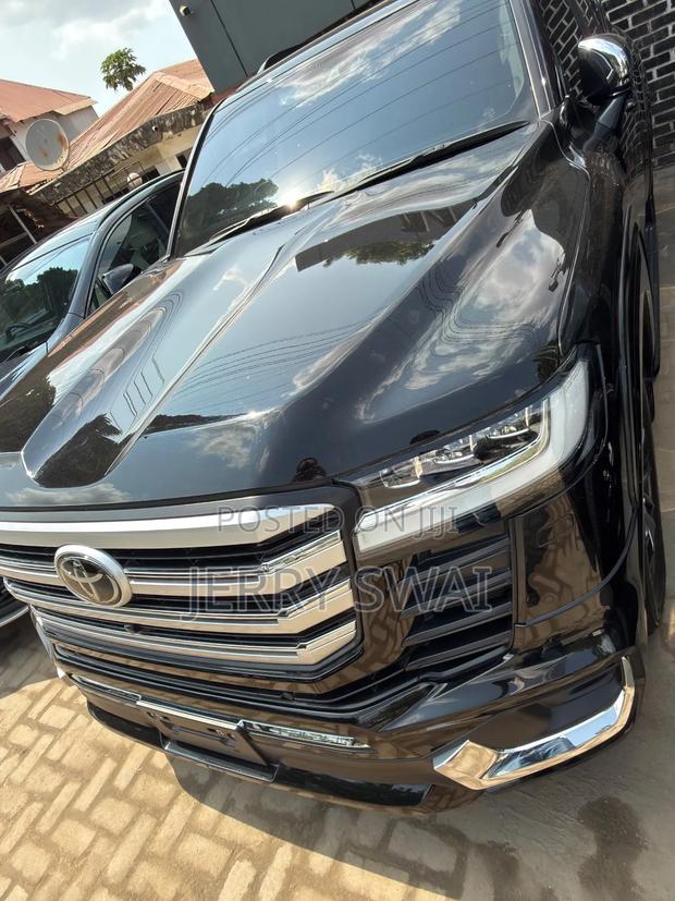 Toyota Land Cruiser 2022 Black