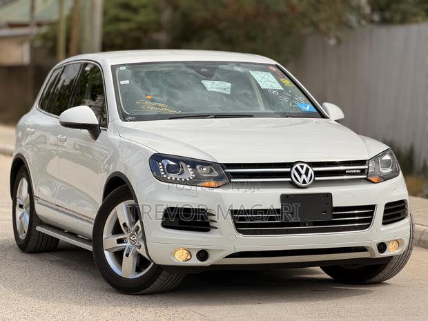 Volkswagen Touareg 2013 White