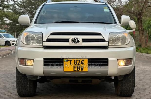 Toyota Hilux Surf 2004 White