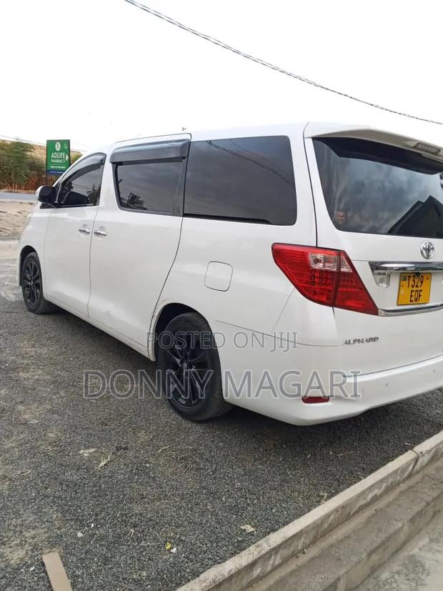 Toyota Alphard 2008 White