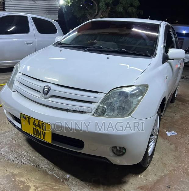 Toyota IST 2005 White