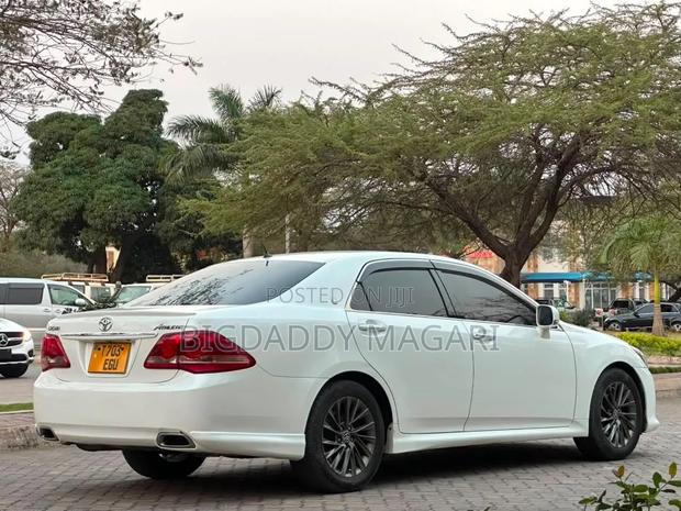 Toyota Crown 2009
