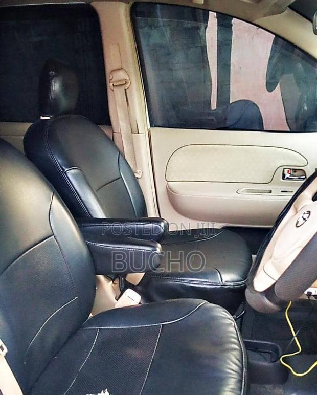 Toyota Sienta 2006 White