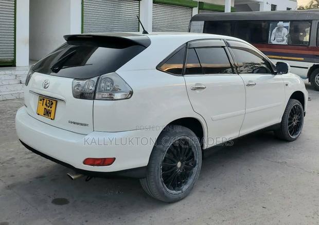 Toyota Harrier 2006 White