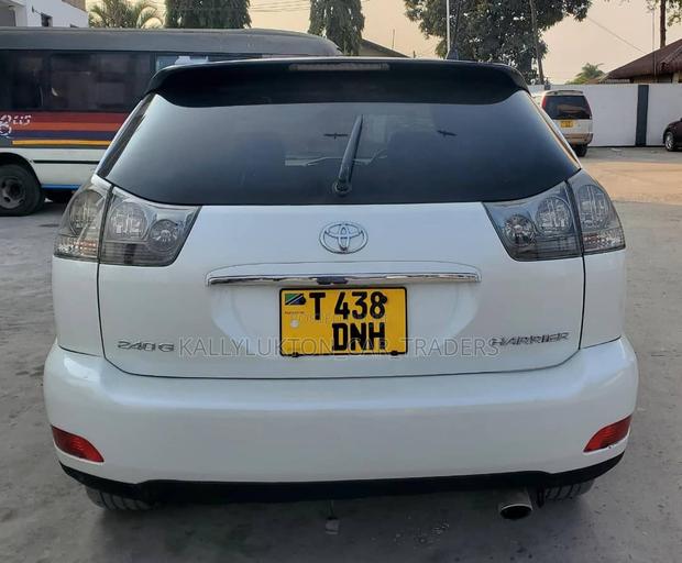 Toyota Harrier 2006 White