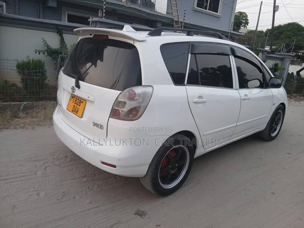 Toyota Wish 2006 White