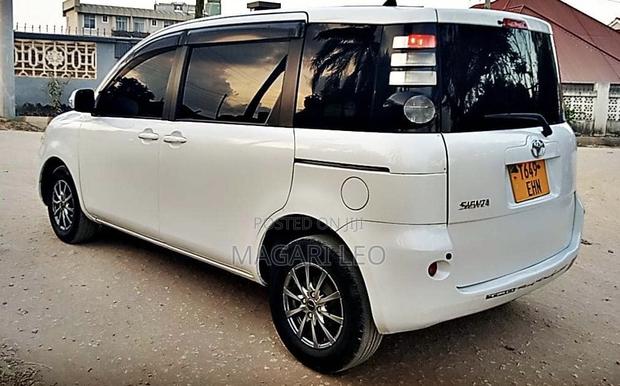 Toyota Sienta 1.5 FWD 2005 White