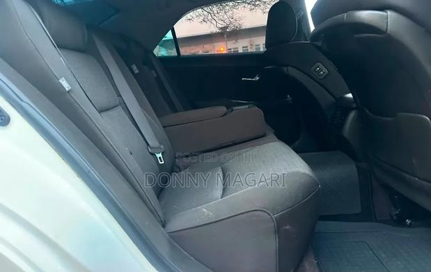 Toyota Crown 2009 White