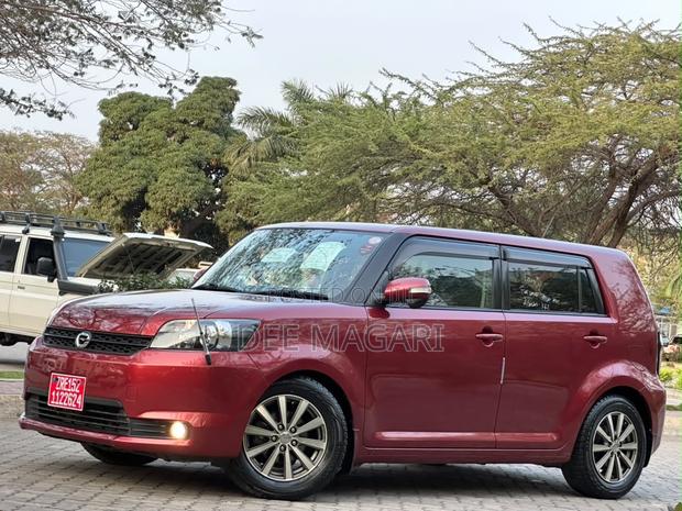 Toyota Corolla Rumion 2010 Maroon