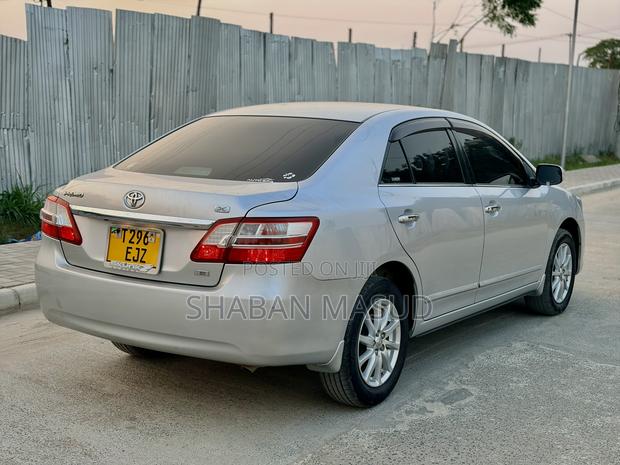Toyota Premio 1.8 AWD 2011 Silver