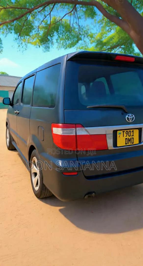 Toyota Alphard 2004 Black