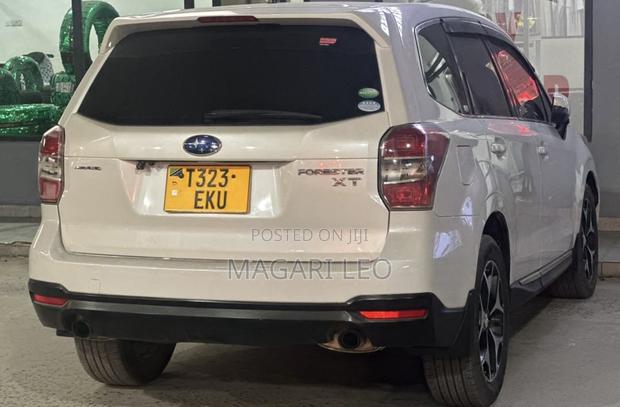 Subaru Forester 2.0XT Premium 4dr SUV AWD (2.0L 4cyl Turbo CVT) 2014