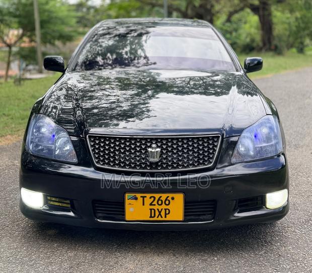 Toyota Crown Royale 2005 Black