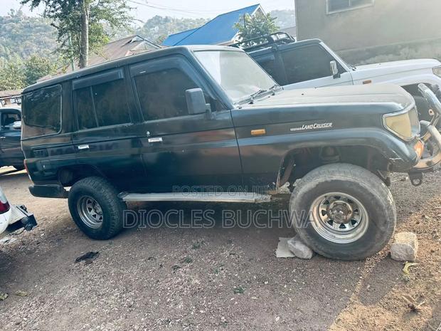 Toyota Land Cruiser Prado 1999 Gray