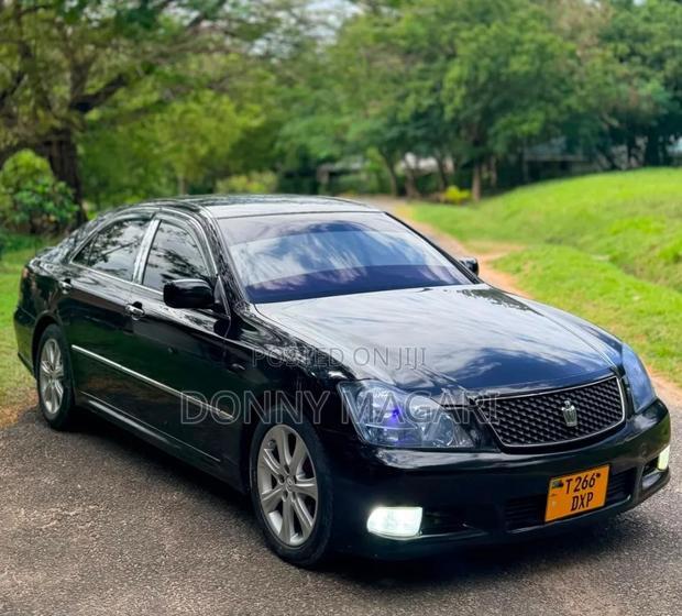 Toyota Crown 2006 Black