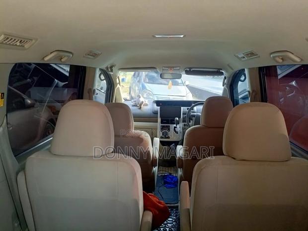 Toyota Noah 2008 Gray